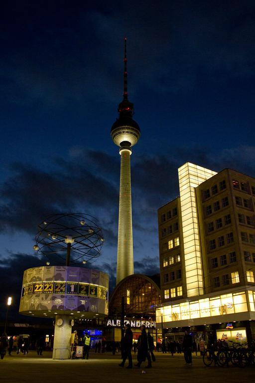 Plus Berlin Hostel Und Hotel Exterior photo