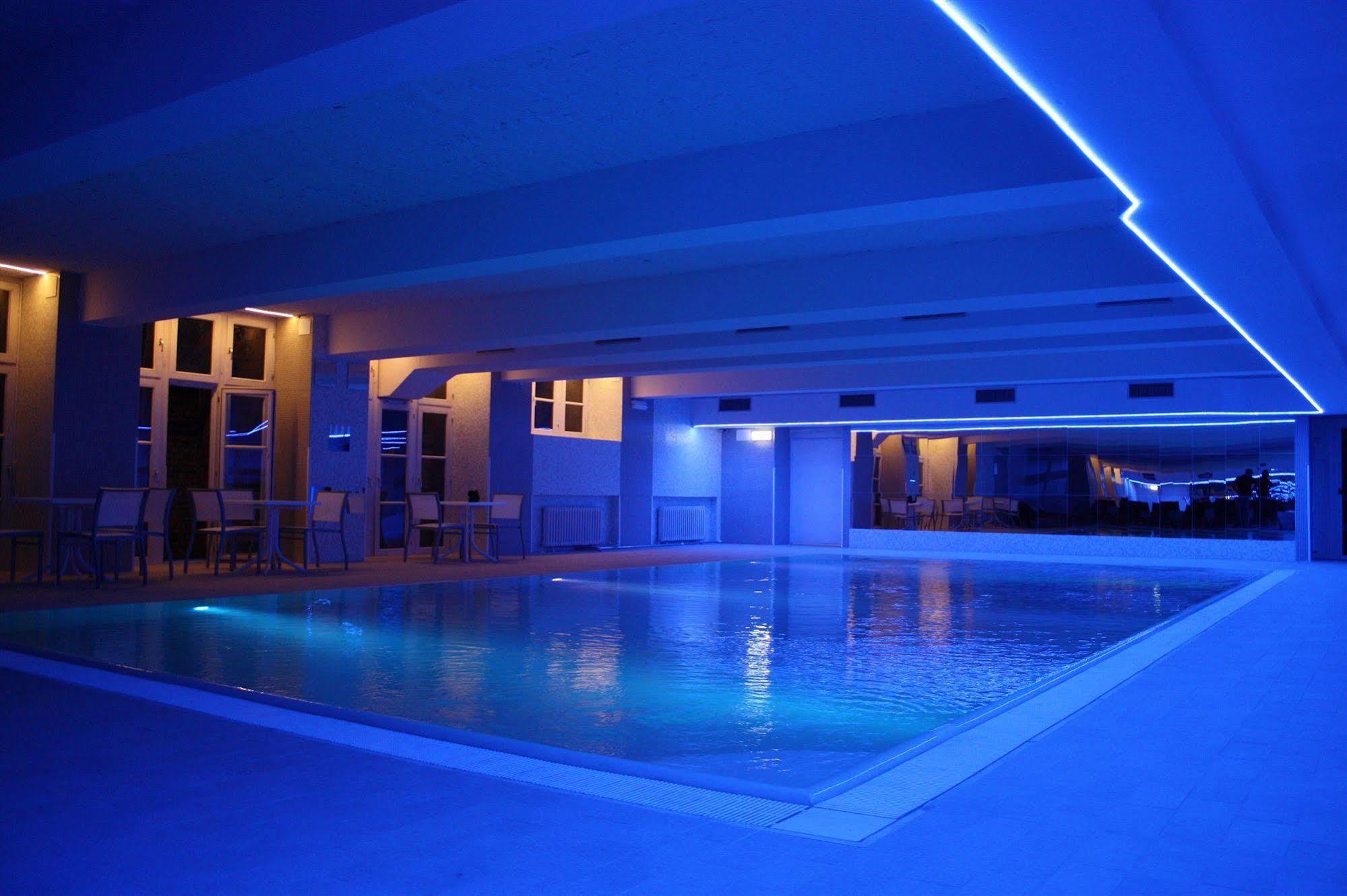 Plus Berlin Hostel Und Hotel Exterior photo