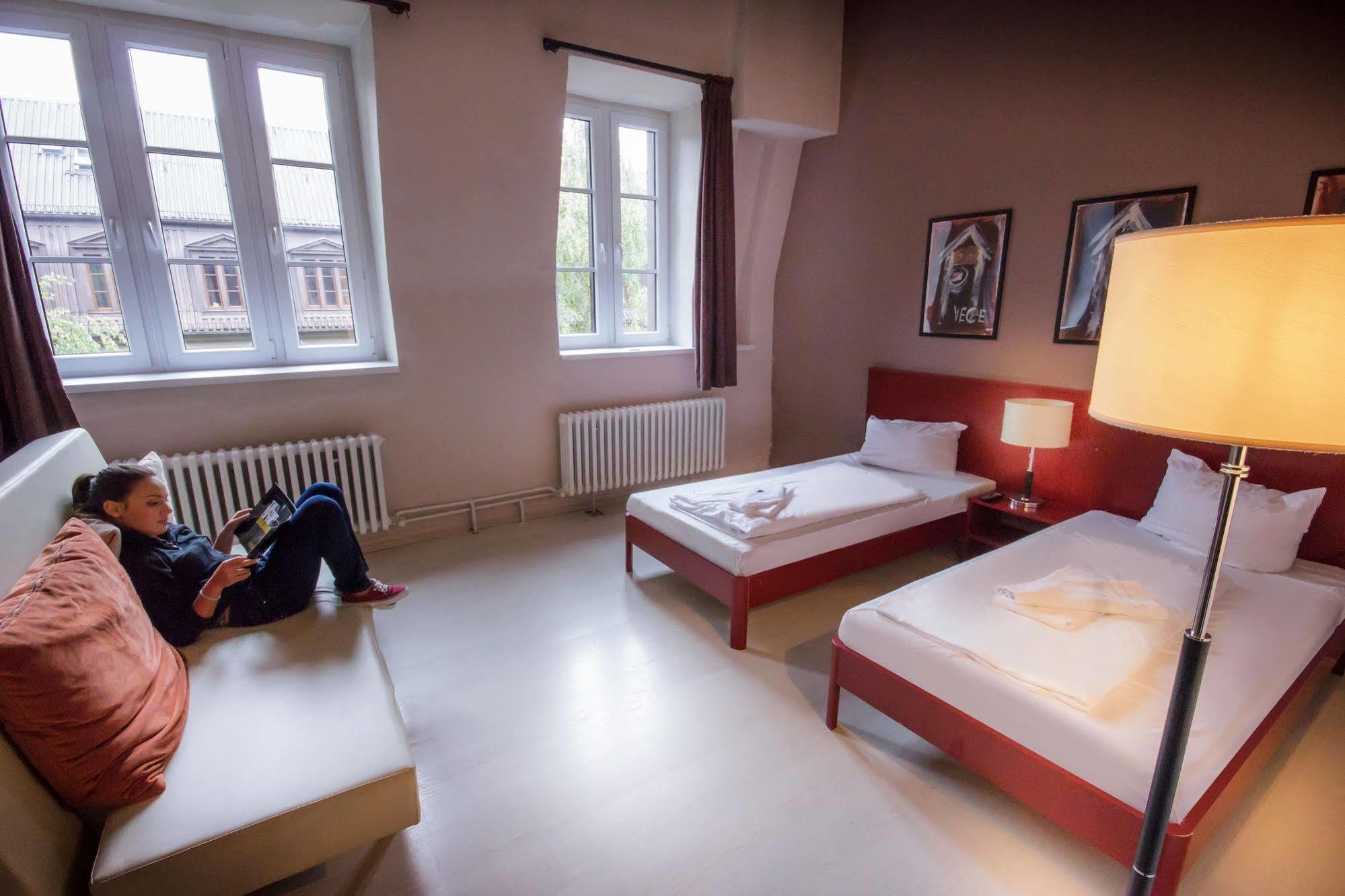 Plus Berlin Hostel Und Hotel Exterior photo